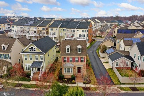 8810 Gunston St, Fulton MD  20759-2308 exterior