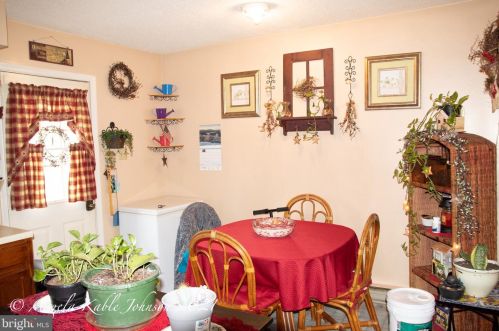 34 Mallard Ct, Charles Town WV 25414-5804 exterior