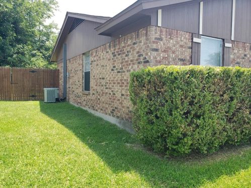 6400 Melinda Ct, Fort Worth TX  76148-3242 exterior