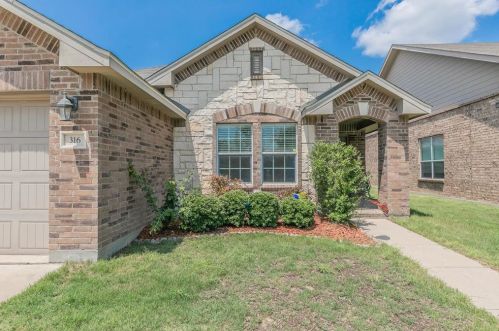 316 Turquoise Dr, Fort Worth, TX 76131-3705