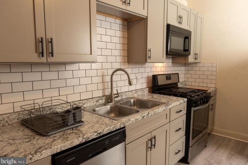 329 Beaver St, Lancaster PA  17603-5337 exterior