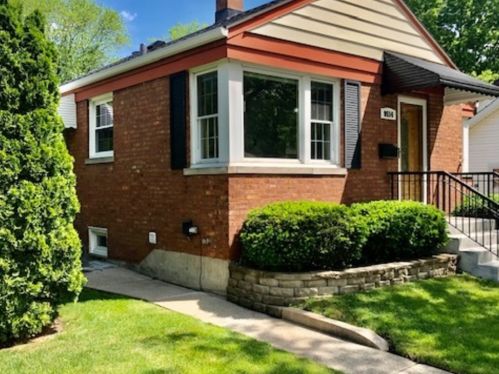 9514 Henrietta Ave, Brookfield, IL 60513-1129
