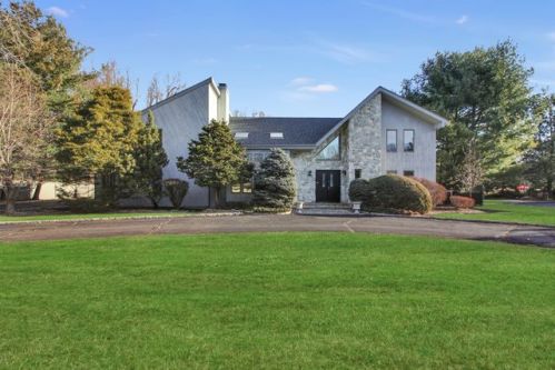 5 Meadow Dr, Warren, NJ 07059-5050