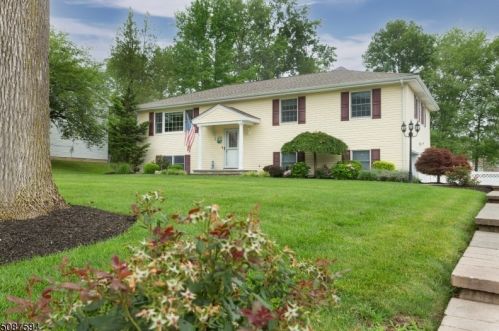5 Faber Rd, Parsippany, NJ 07054-4304