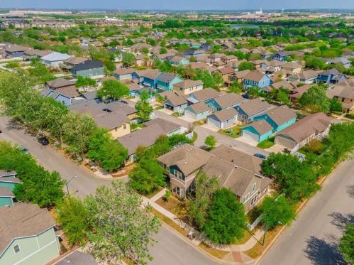 215 Cleveland, Uhland TX  78640-5897 exterior