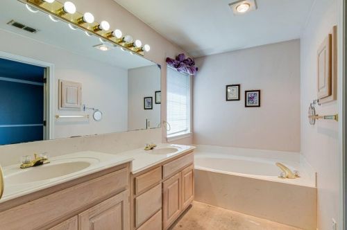 9025 Tyne Trl, Fort Worth TX  76118-7502 exterior