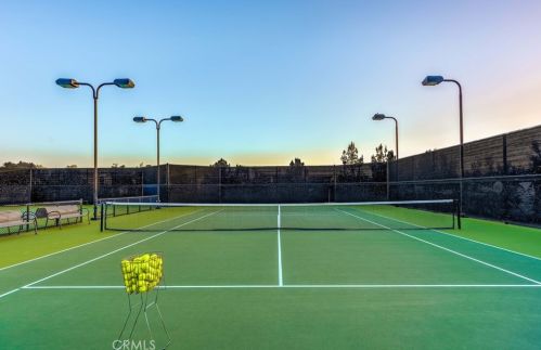 22 Shadybend, Irvine CA  92602-0844 exterior