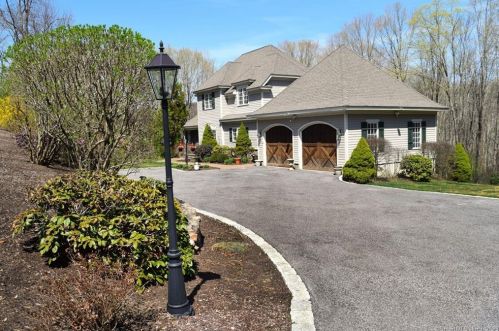 290 Christian Rd, Waterbury, CT 06762-2907
