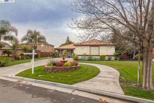 7756 Zilli Dr, Tracy, CA 95304-8151