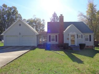 302 Gilbreath St, Graham, NC 27253-3314
