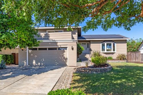 5639 New Ct, San Jose, CA 95123-3250