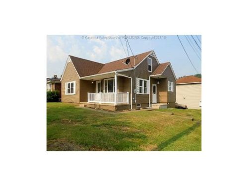 3421 2nd Ave, Diamond, WV 25015-1008