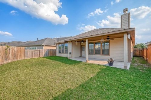 2514 Amy Lee Dr, Conroe TX  77304-5003 exterior