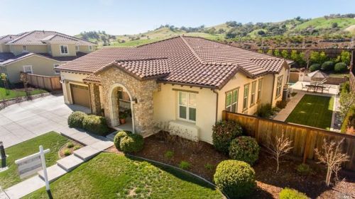 848 Elderberry Loop, Vacaville, CA 95688-8793