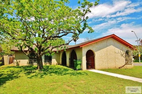 75 Sunnyside Ln, Brownsville, TX 78520-8401