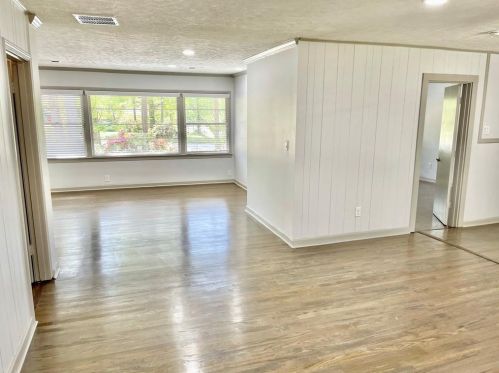 2313 Clairmont Rd, Atlanta GA  30329-3327 exterior