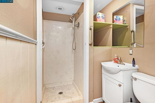 4176 Pickwick Dr, Concord CA  94521-2736 exterior