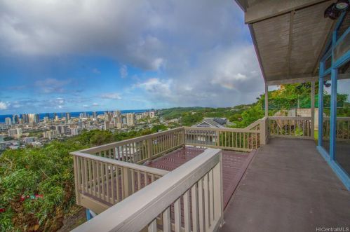 2370 Aina Lani Pl, Honolulu HI  96822-2024 exterior