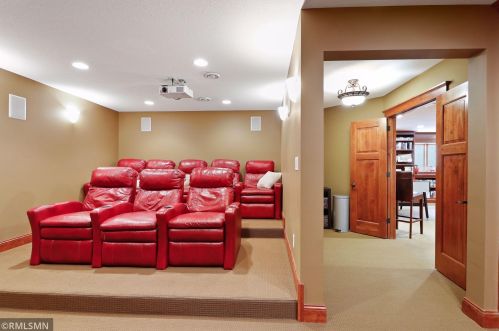 4766 Cumberland St, Saint Paul MN  55126-6061 exterior