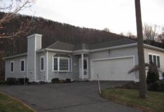 176 Hawthorne Dr, Kensington, CT 06037-4070