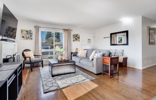 2612 Erskine Ln, Hayward, CA 94545-3028