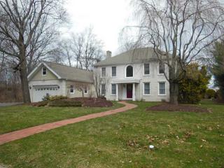 4 Kendall Dr, Lincoln, RI 02865-4934