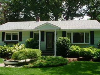 101 River Dr, South Kingstown, RI 02882-2403