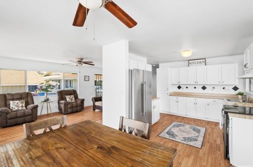 851042 Hoolokahi St, Nanakuli, HI 96792-4800