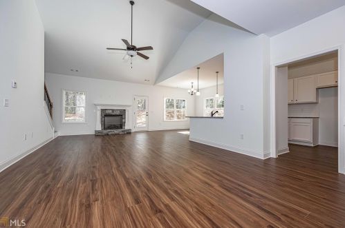 212 Shiraz Ct, Carrollton, GA 30116-4657