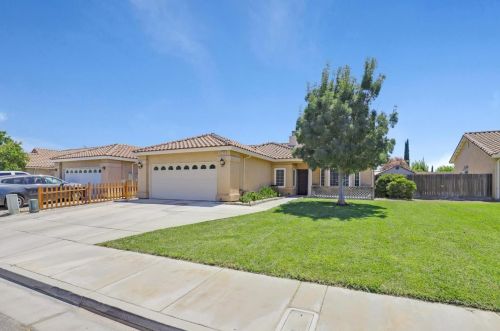 2749 Wood Duck Dr, Los Banos, CA 93635-9445