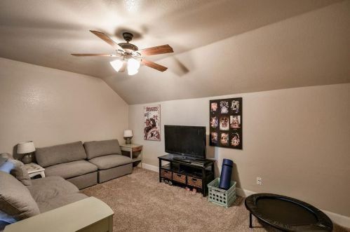 2019 Grn Wing, Granbury TX 76049-5560 exterior