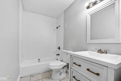 2916 Handy Dr, Atlanta GA  30318-7239 exterior