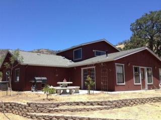 26660 Sutter Ct, Tehachapi, CA 93561-9216