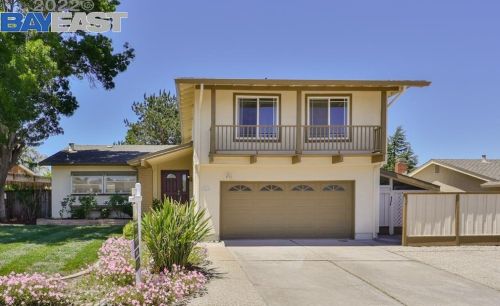 7865 Knollbrook Dr, Pleasanton, CA 94588-3626