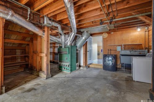 447 Girard St, San Francisco CA 94134-2109 exterior