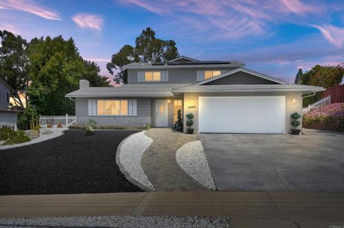 3425 Catalina Dr, Carlsbad, CA 92010-2856