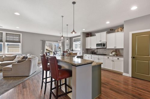 15918 Cobblestone Lake Pkwy, Saint Paul MN  55124-7851 exterior