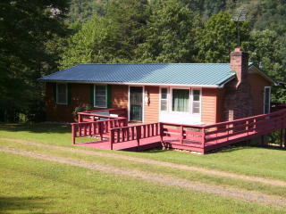 495 Norman Clark Ln, Hiwassee, VA 24347-2469
