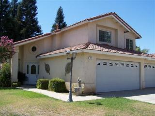 792 Filbert Ave, Clovis, CA 93611-6261
