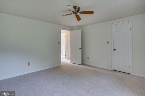 6315 Falling Brk Dr, Springfield VA  22015-4033 exterior