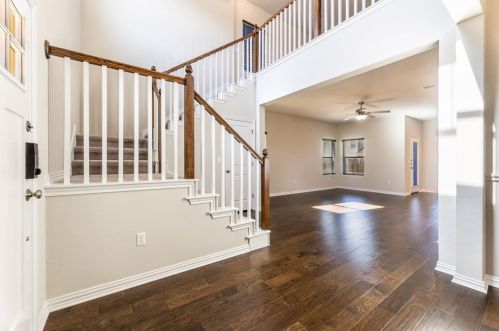 5508 Baythorne Dr, Austin TX  78747 exterior