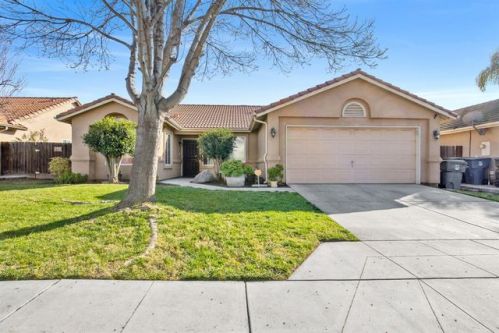 1019 Goosecross Dr, Madera, CA 93637-4870