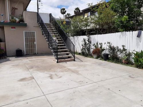 310 Wakefield Ave, Anaheim CA  92802-4222 exterior