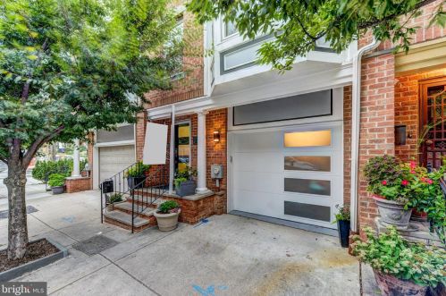 2705 Bainbridge St, Philadelphia, PA 19146-1019