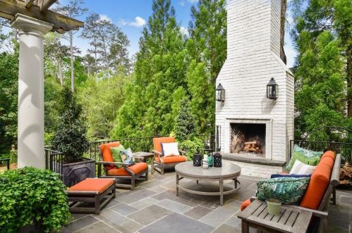 62 Brookhaven Dr, Atlanta GA  30319-1143 exterior