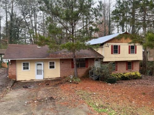 559 Rays Rd, Stone Mountain, GA 30083-3142