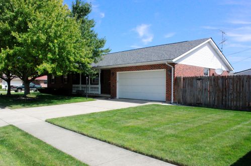 3906 Delmar Cir, Springfield, OH 45503-6449