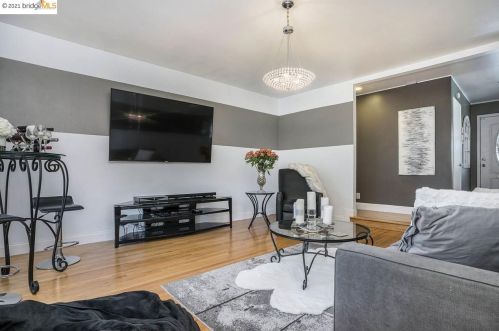 735 San Simeon Ct, Concord CA  94518-2316 exterior