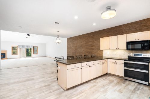 3912 Fountain Gate Dr, Duluth, MN 55811-5442