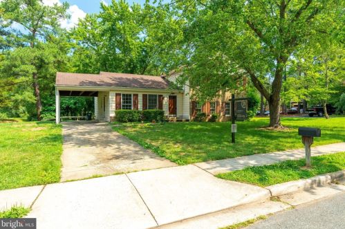 8724 Arley Dr, Springfield, VA 22153-1515